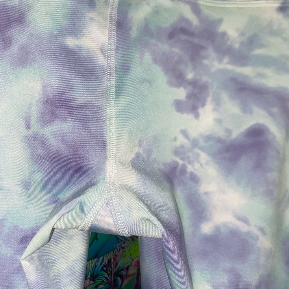 PINK Victoria's Secret Tie-Dye Bike Shorts Purple White - Picture 9 of 9